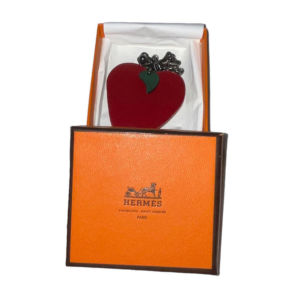 Hermès Hermes Red Apple shaped charm with gunmetal chain attachment Boxed - Picture 1 of 13